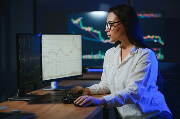 Quels sont les défis de l'implémentation de la technologie blockchain dans les systèmes de gestion de la chaîne d'approvisionnement?